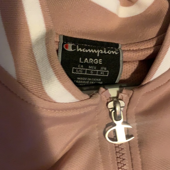 Champion Sweater. Kids size large - Picture 3 of 3